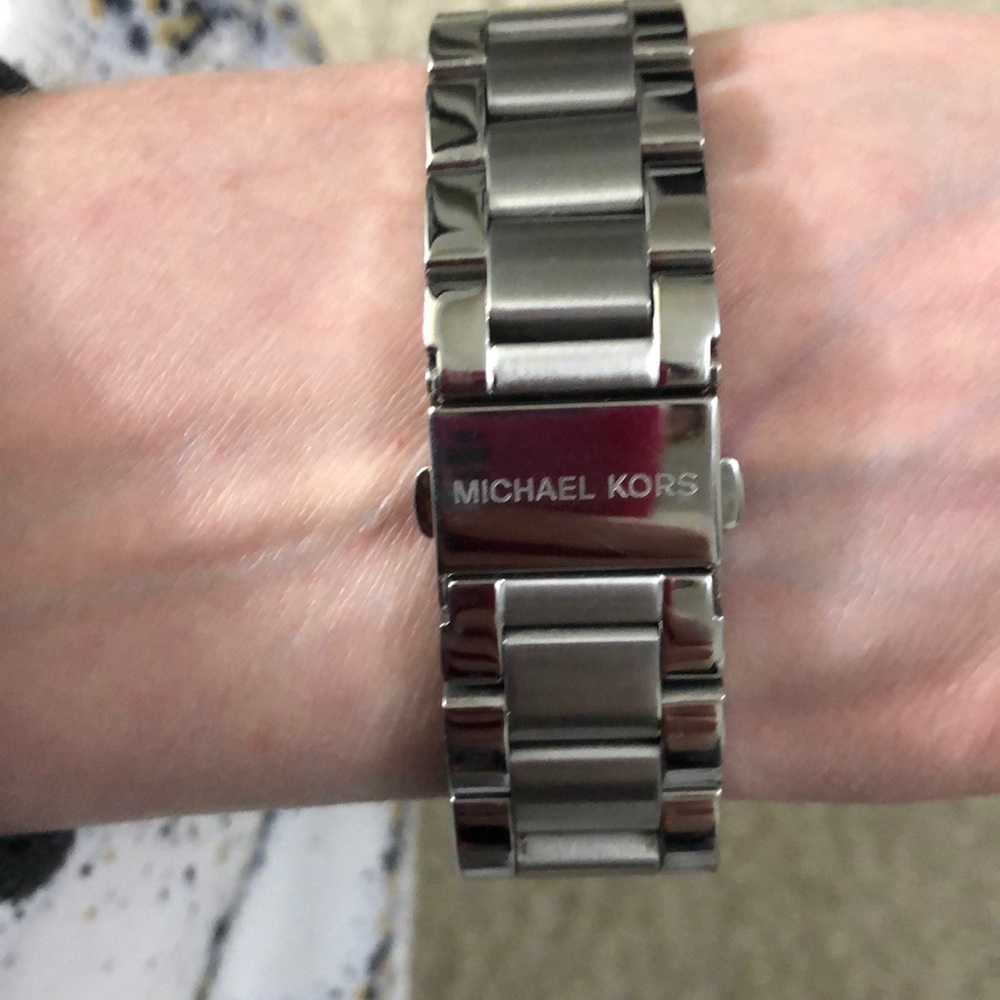 Michael Kors beautiful watch! - Picture 3 of 3